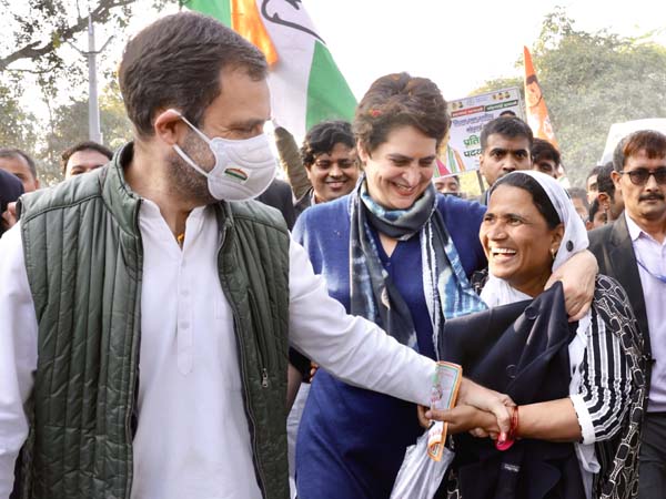 अमेठी, रायबरेली की विरासत बचाने सडक़ पर उतरे ‘गांधी’ अमेठी, रायबरेली की विरासत बचाने सडक़ पर उतरे ‘गांधी’